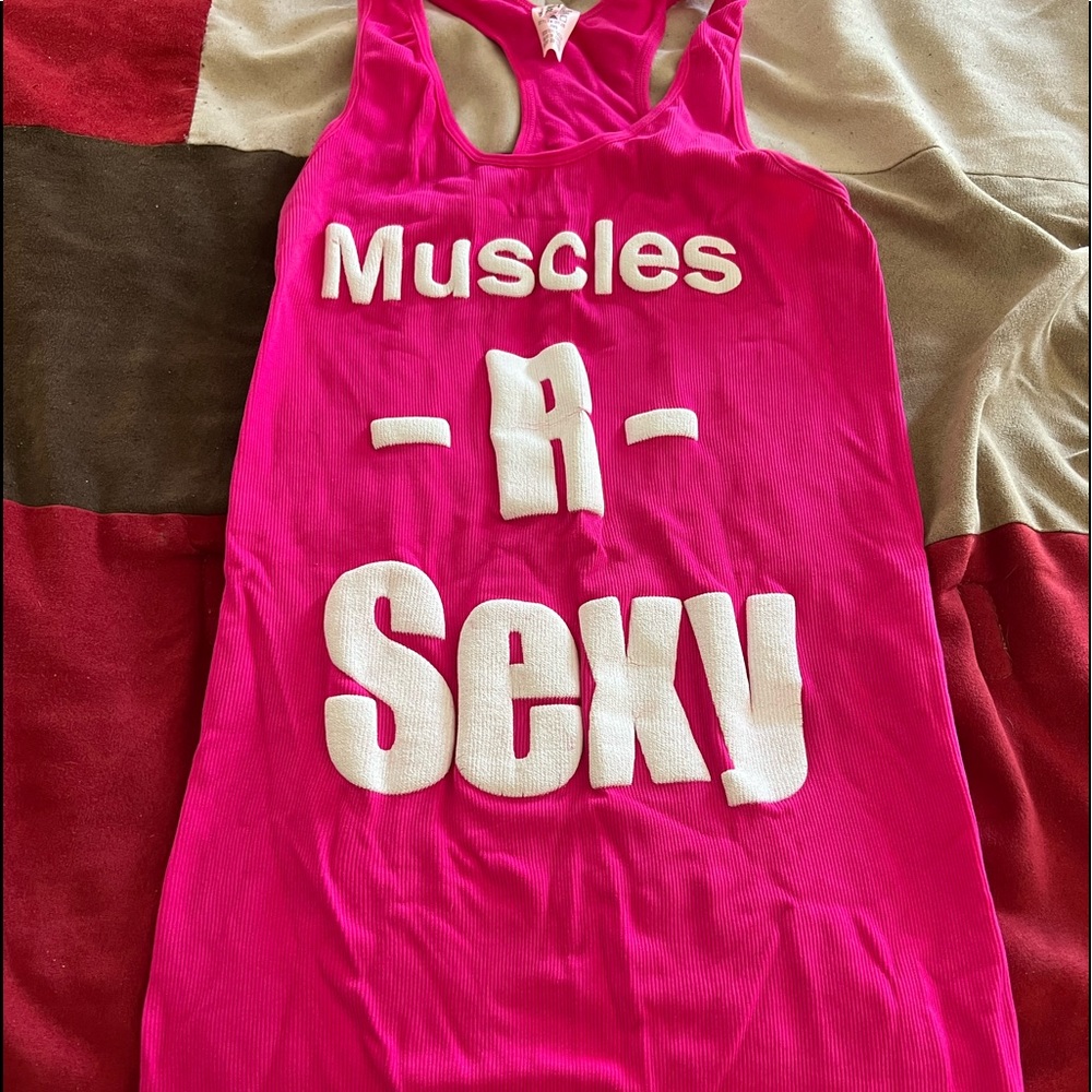Women’s tank top.